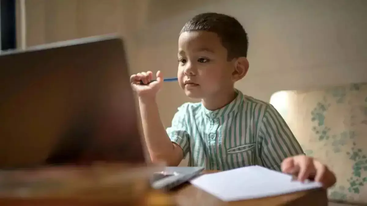 Астанада екінші ауысымдағы бастауыш сынып оқушылары онлайн оқитын болды