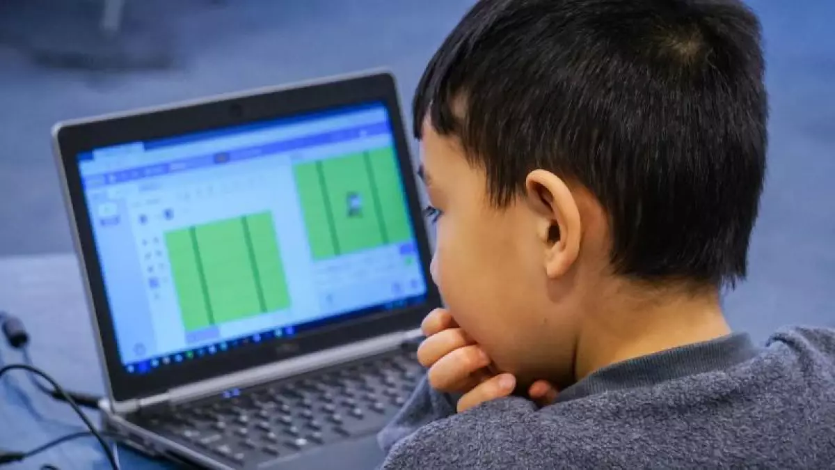 Астанада екінші ауысымдағы бастауыш сынып оқушылары онлайн оқиды