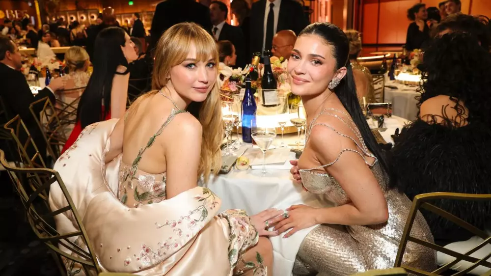 "Золотой глобус - 2026": лучшие и худшие наряды звезд