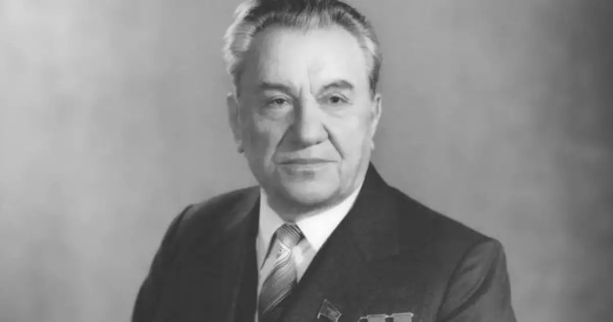  Дінмұхамед Қонаев: өмірбаяны 