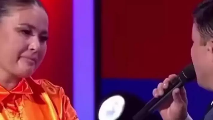 «Сені сүйемін»: Тұрсынбек Қабатовтың Мөлдір Мұқановаға сезімін білдірген видеосы тарады