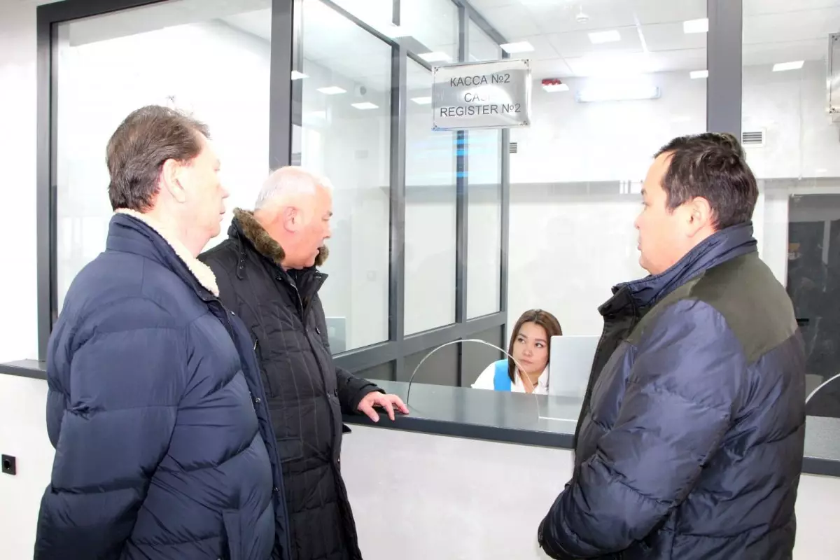 Мажилисмены ознакомились с работой службы такси и реконструкцией Президентского парка в Кызылординской области