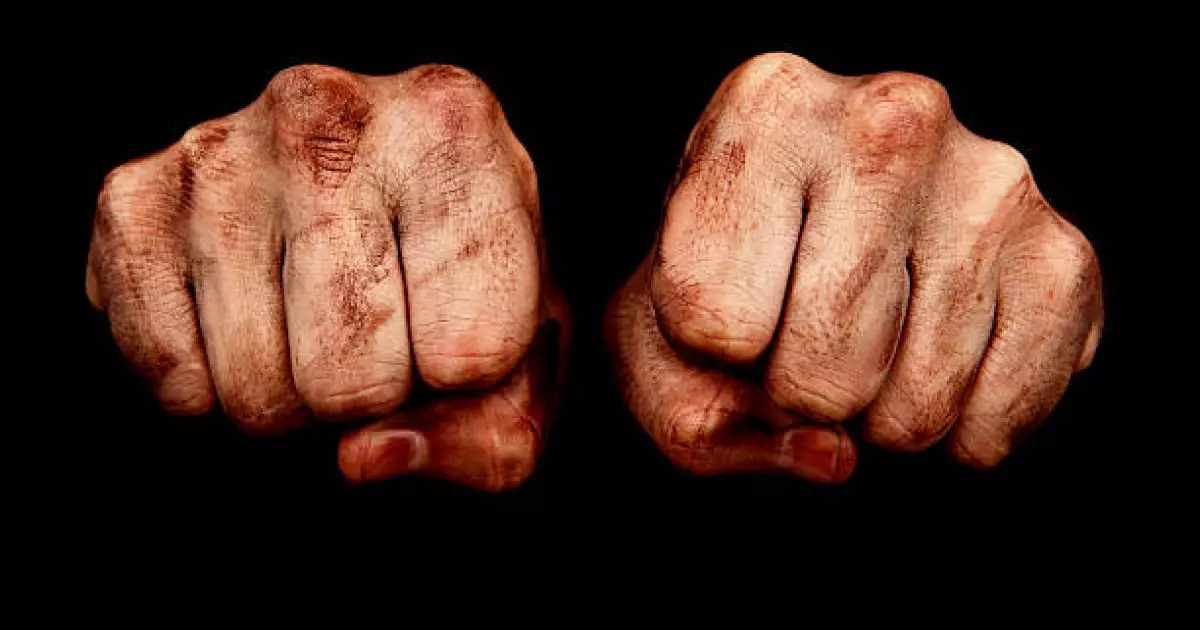   «Есінен танғанша ұрды»: Алматыда 15 жастағы балаға үш ер адам жабылған   