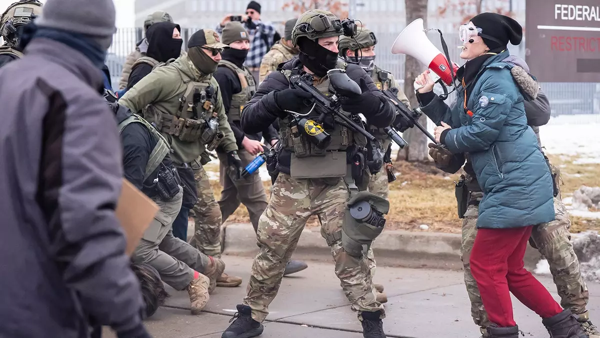 Левые ищут мучеников для разжигания восстания против Трампа на фоне усиления рейдов ICE по всей стране.