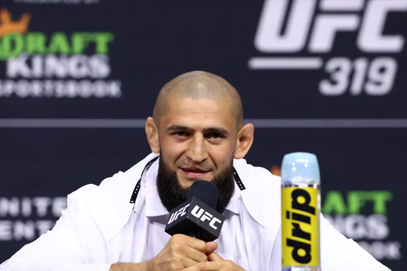 Чимаев вызвал Перейру на бой в Белом доме