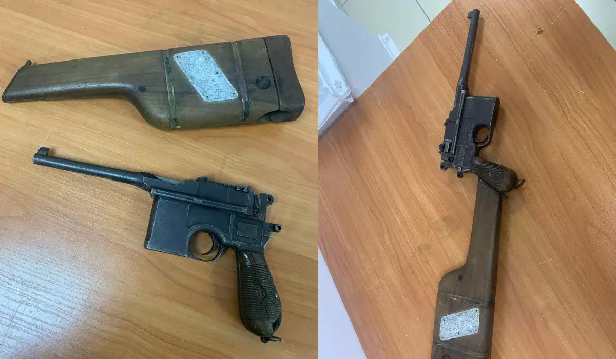 Изъятый у атыраусца редкий пистолет стал экспонатом музея в Актобе (ВИДЕО)