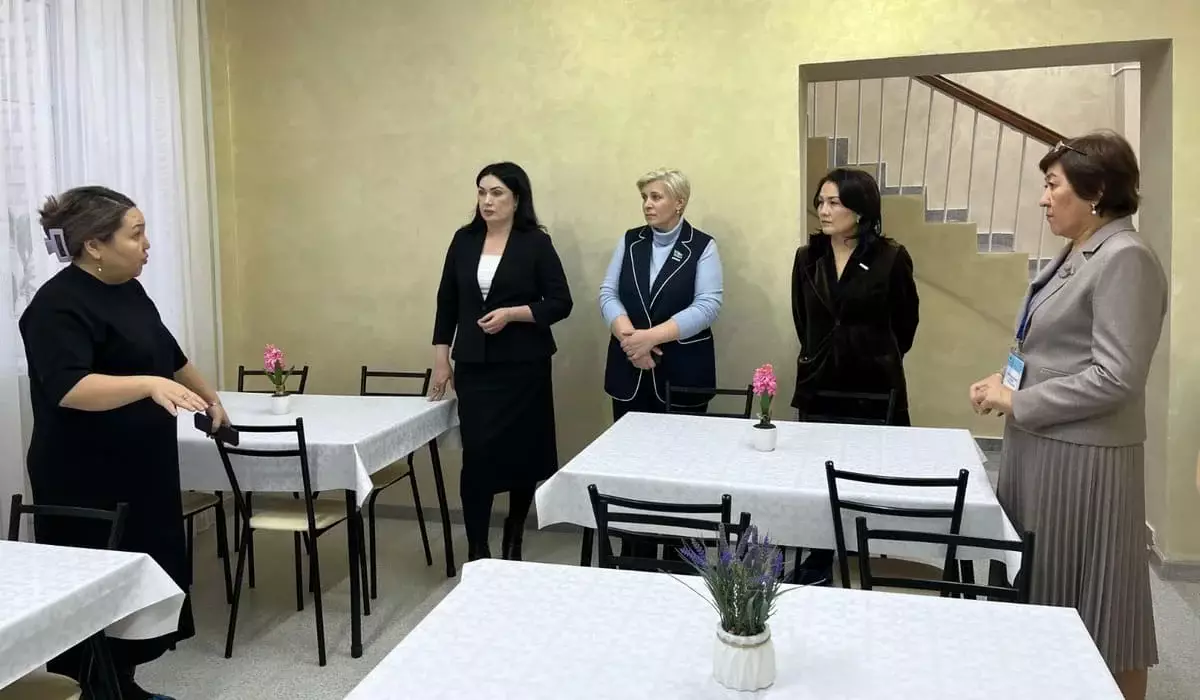 Депутаты Мажилиса ознакомились с работой первого в Кокшетау центра поддержки детей с аутизмом