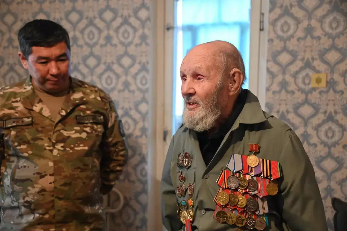 В Актау поздравили с 99-летием ветерана Великой Отечественной войны - новости на Lada.kz 12.01.2026
