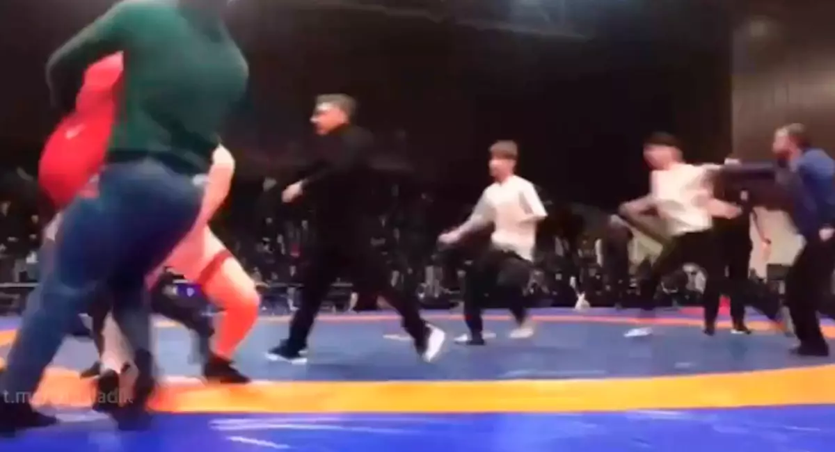 Грозныйда күрес турнирі жаппай төбелеспен аяқталды