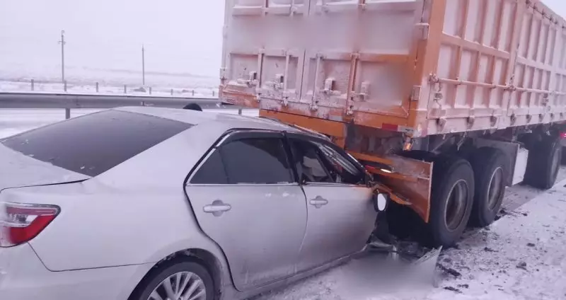 Два человека погибли в аварии с грузовиком в Павлодарской области