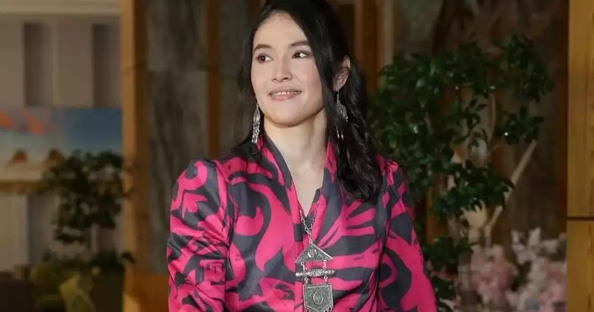  `Өзім зорға жүрмін`: Назым Қызайбай отбасылық видео жариялады 