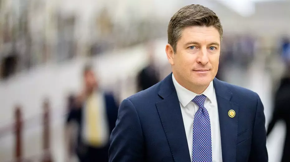 Республиканец внес законопроект о запрете членам Конгресса торговать акциями отдельных компаний.