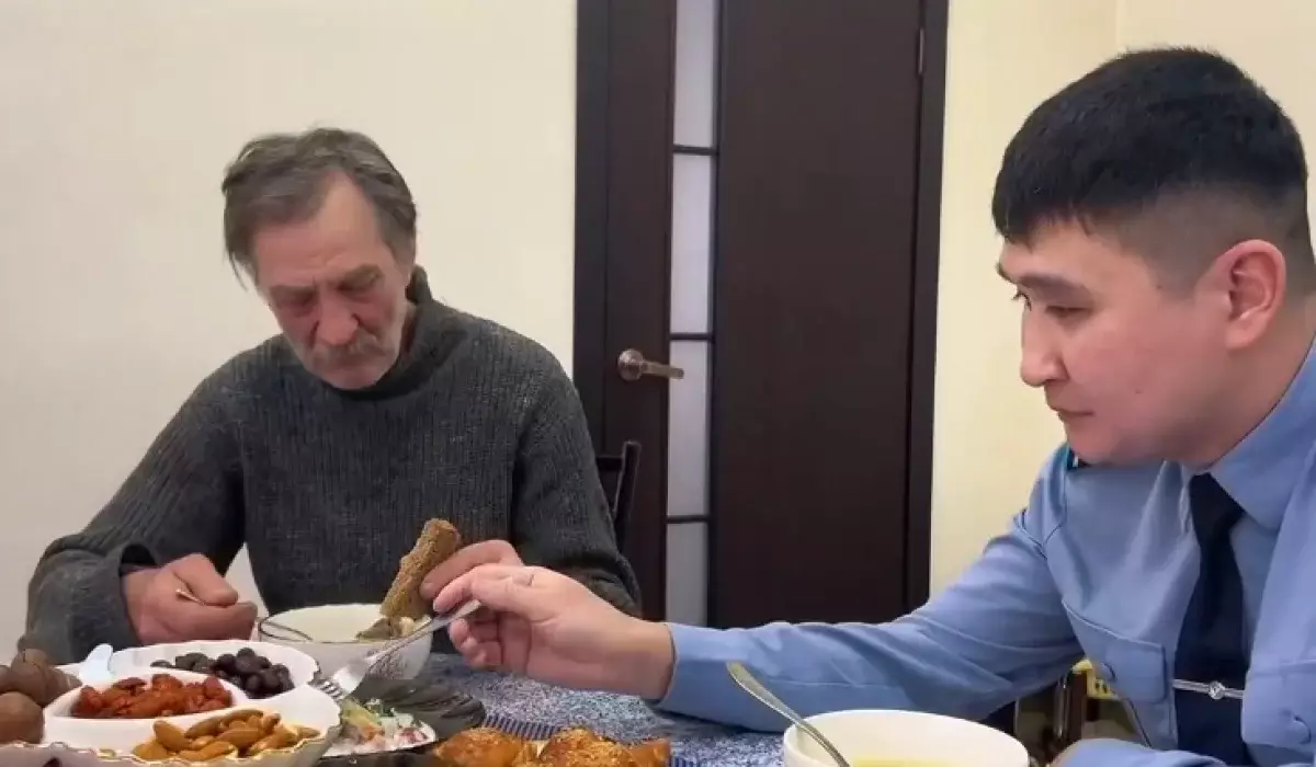 В поисках друга: иностранец застрял в Казахстане без возможности вернуться домой (видео)