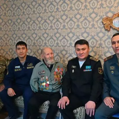 ВМФ поздравил ветерана войны с днём рождения в Актау