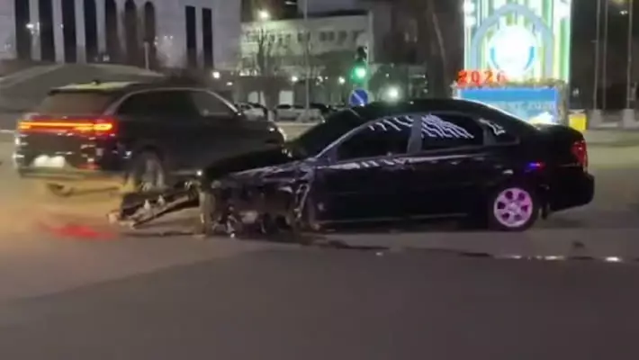 Три автомобиля попали в ДТП на перекрестке возле Tashkent City