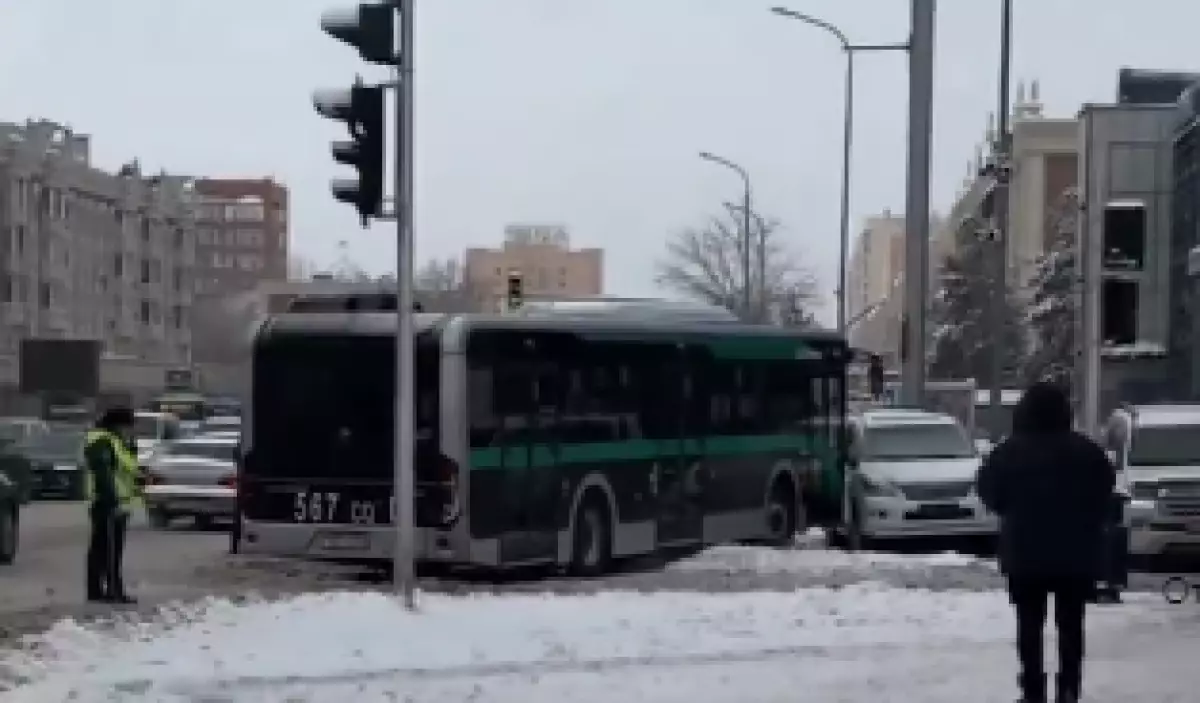 Массовое ДТП с автобусом произошло в Астане