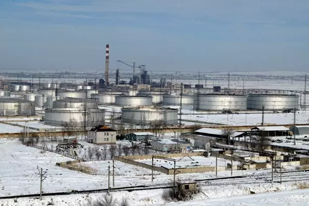 Экспорт сырой нефти из Казахстана сократился на 45%