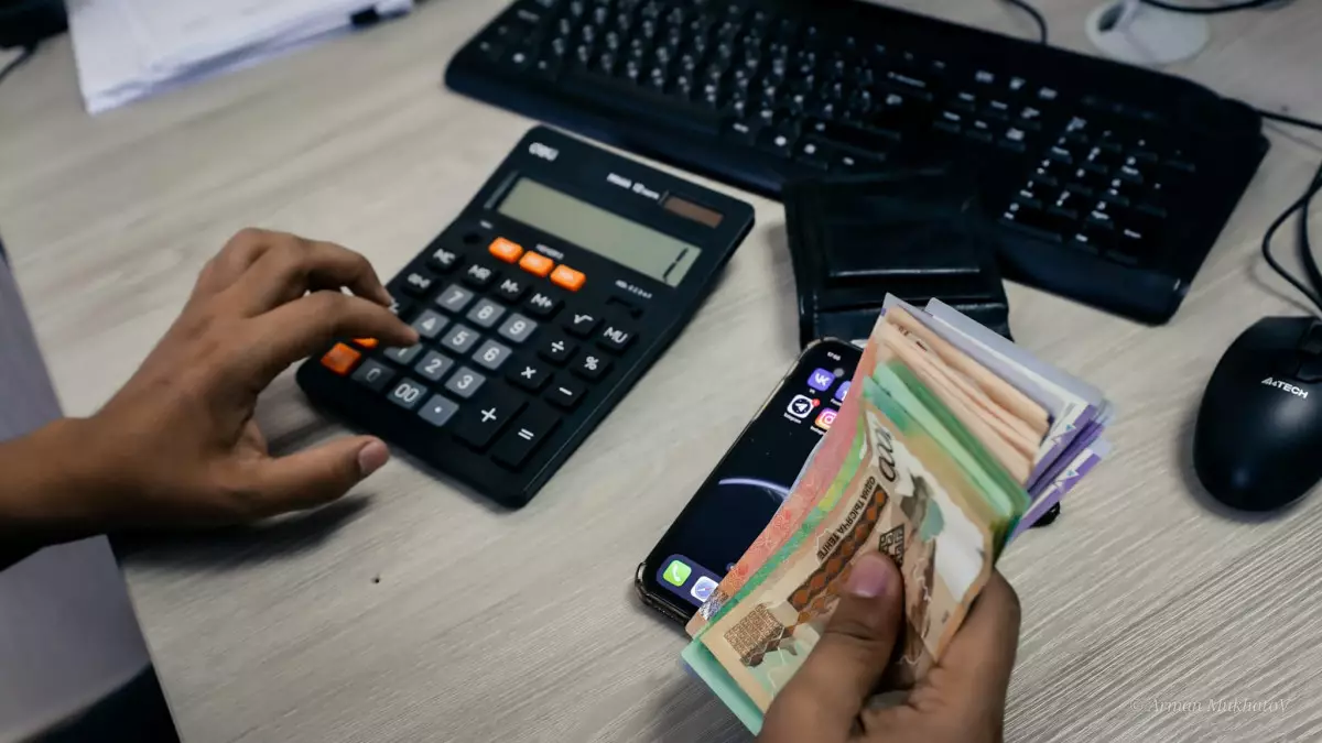 АӘК пен жұмыссыздық бойынша жәрдемақы: Кімге қандай көмек беріледі?