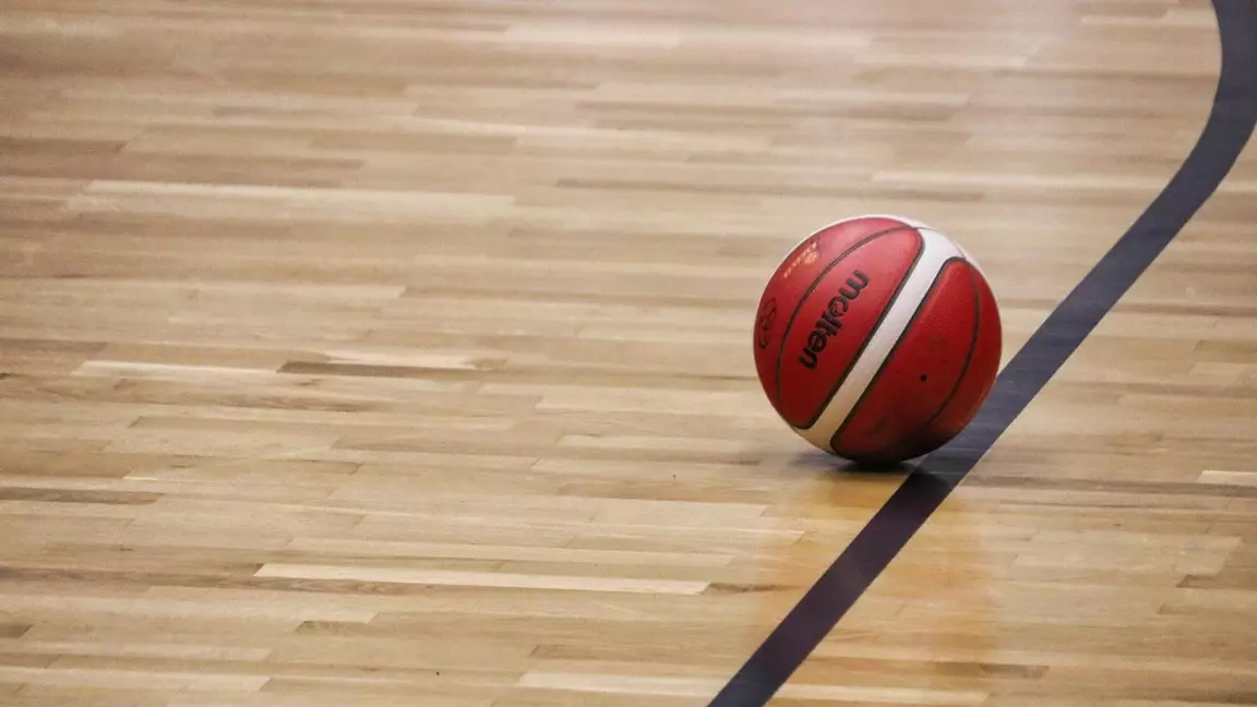 Атырауда баскетбол алаңында 13 жастағы бала көз жұмды