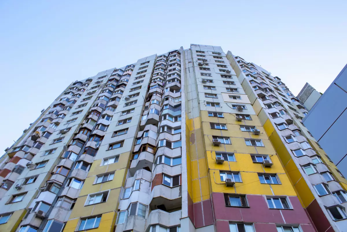 В "резиновой" квартире Алматы было зарегистрировано больше 100 человек