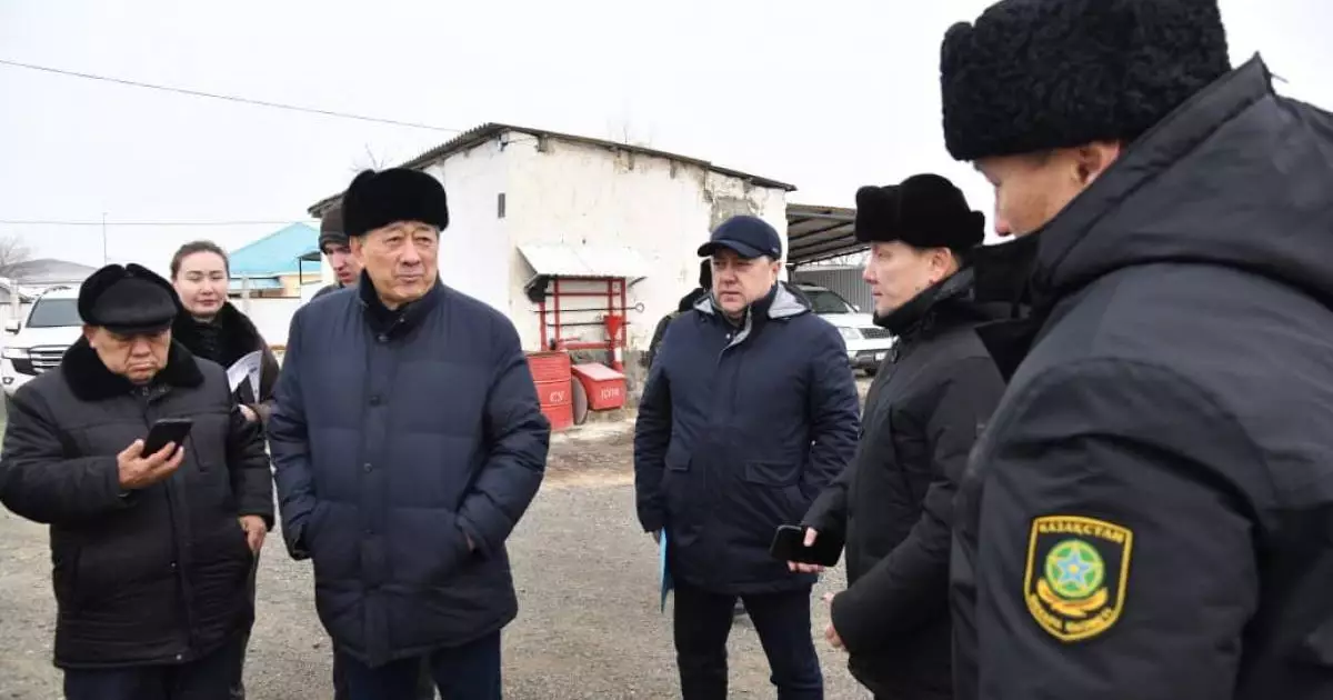  Мәжіліс депутаттары Атыраудағы Жағалау күзеті дивизионының жеке құрамымен кездесті 