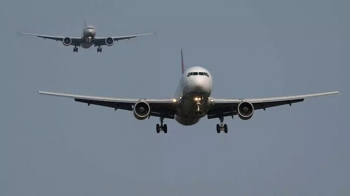 Два пассажирских самолета чуть не столкнулись над Казахстаном