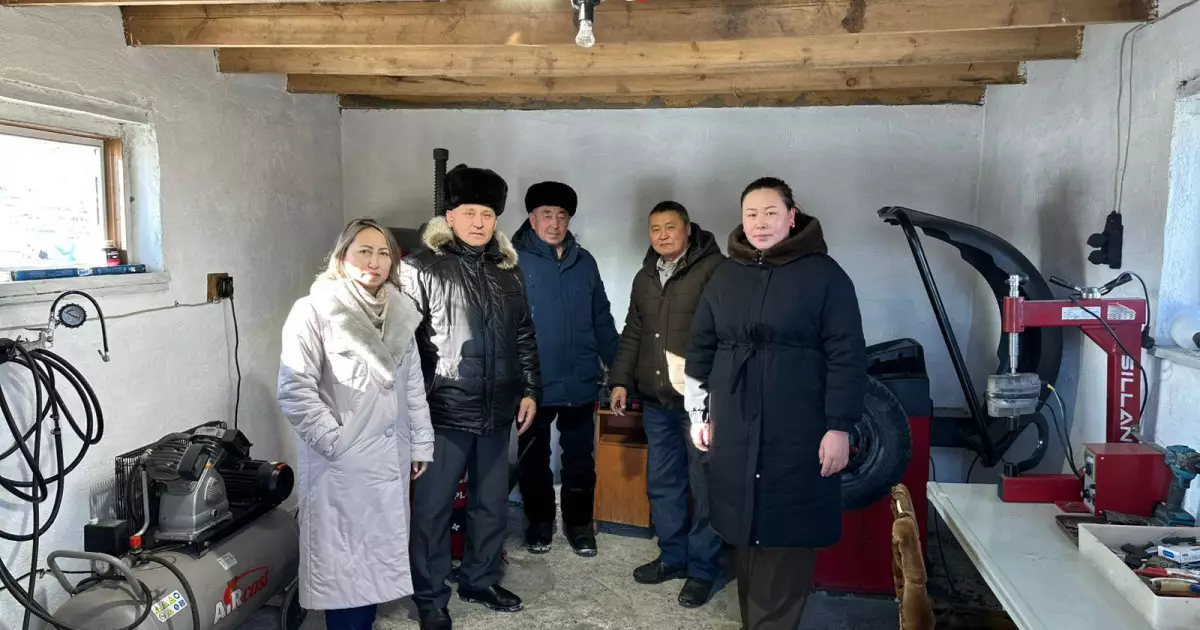   Шығыс Қазақстандағы Жаңаталап ауылында дөңгелек жөндеу қызметі іске қосылды   