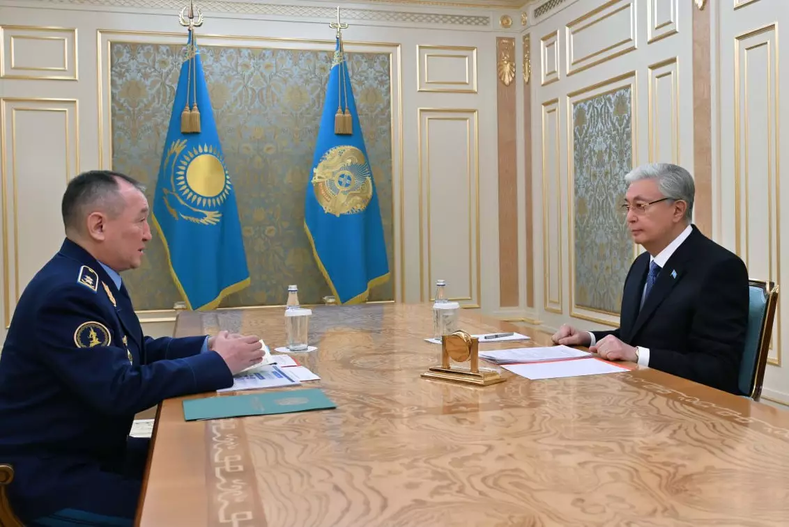Токаев поручил министру обороны укрепить дисциплину и правопорядок в армии