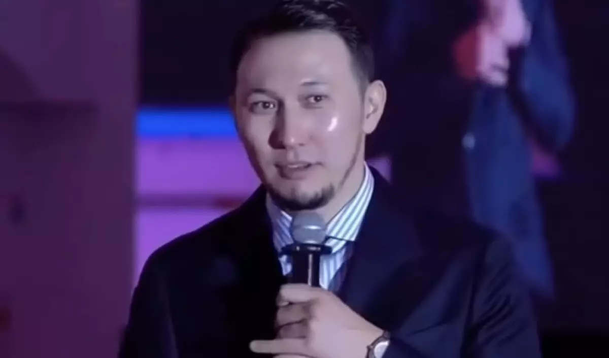 Коуч ерекше баланың анасын көпшіліктің көзінше кемсіткен