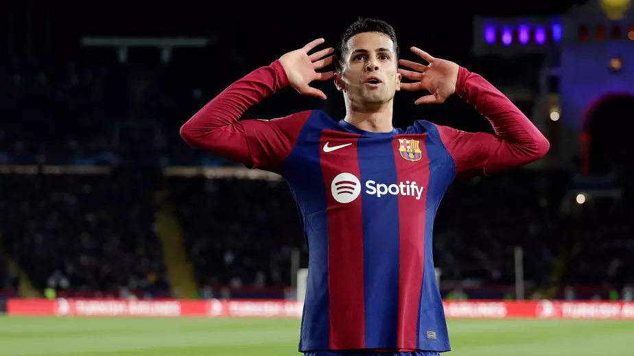 "Барселона" объявила о возвращении защитника 