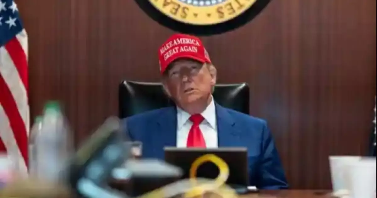  Трамп: Ирандағы наразылықты жалғастырып, билік нысандарын басып алу керек 