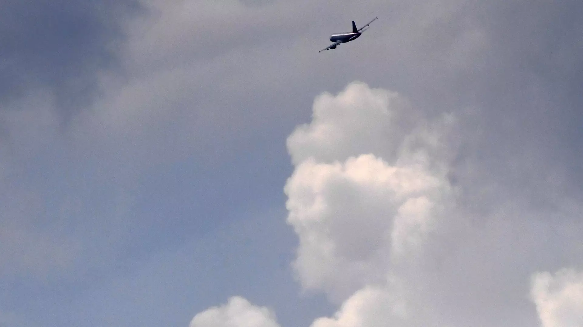 Минтранс Казахстана заявил об опасном сближении самолетов 10 января.