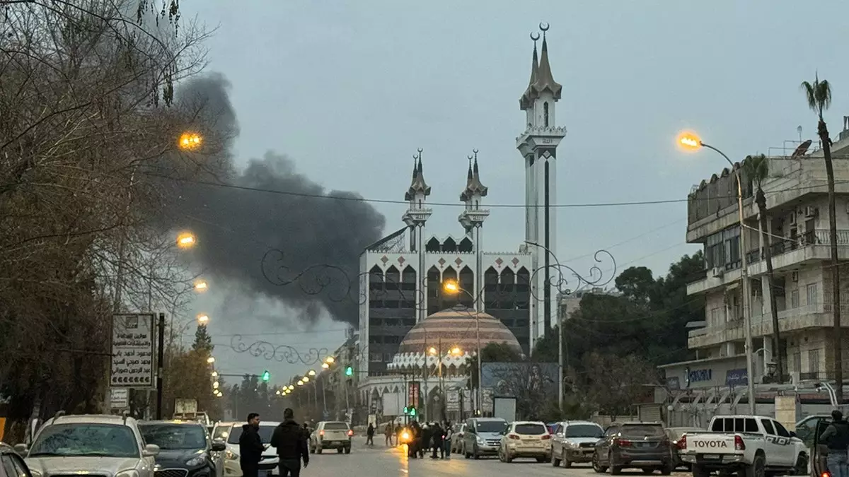 Республиканский сенатор осуждает предполагаемые злоупотребления сирийской армии после перемирия, последовавшего за боями в Алеппо.