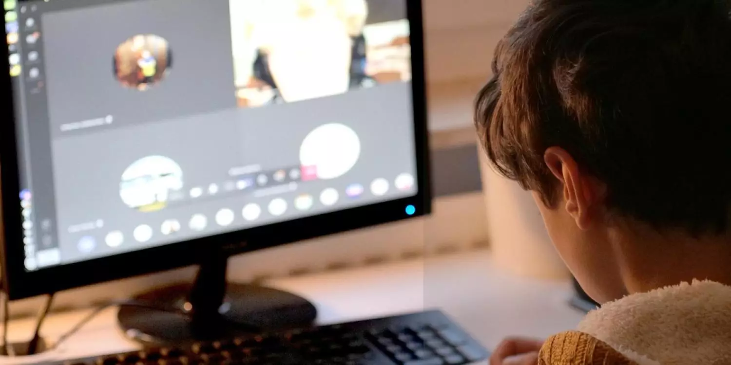 Астанада оқушылар қашықтан оқитын болды