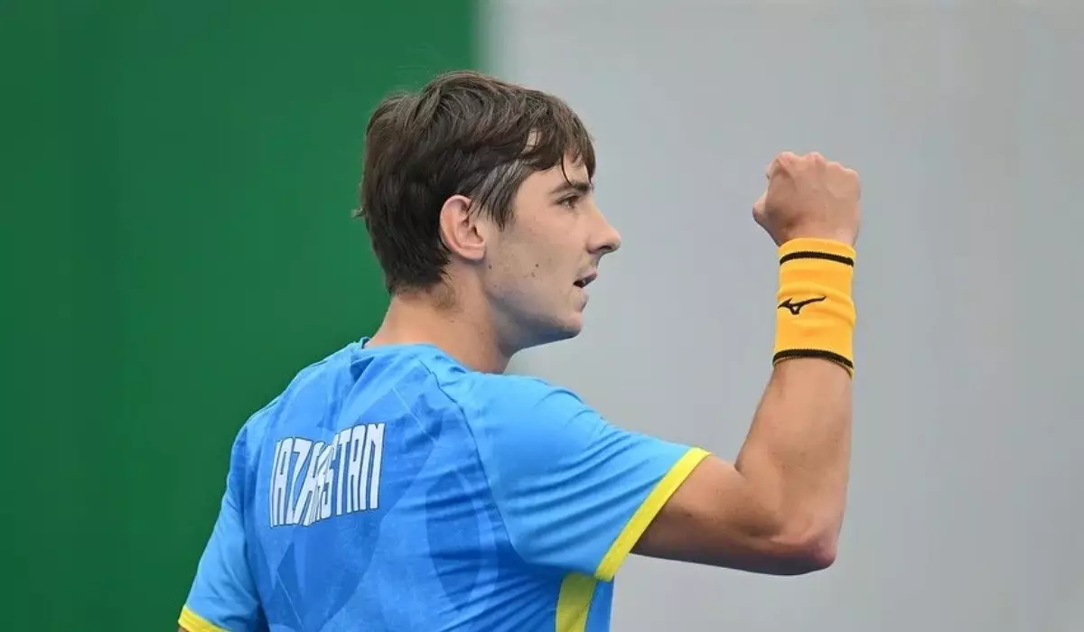 Казахстанский теннисист вышел в четвертьфинал турнира в Аделаиде