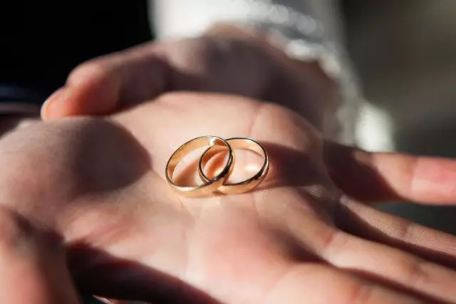 Жамбылдық ер адам өзін 34 жылдан бері үйленгенін білмеген