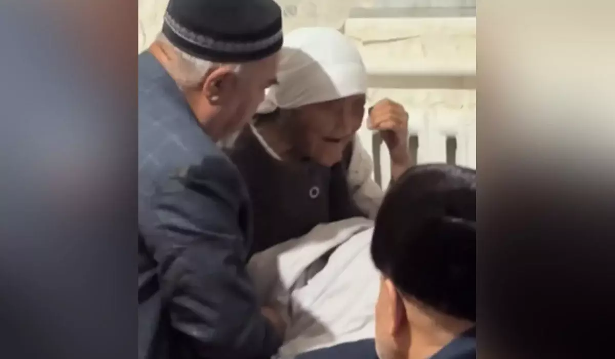 «Қызының қазасын естіді»: ғасыр жасаған әжейдің жоқтауы жұртты жылатты (ВИДЕО)