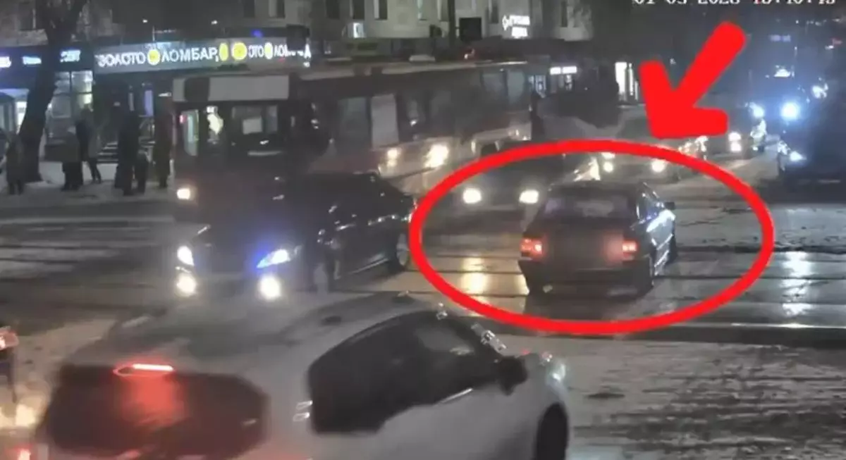 Погоня на трассе: полиция по горячим следам поймала угонщика иномарки (видео)