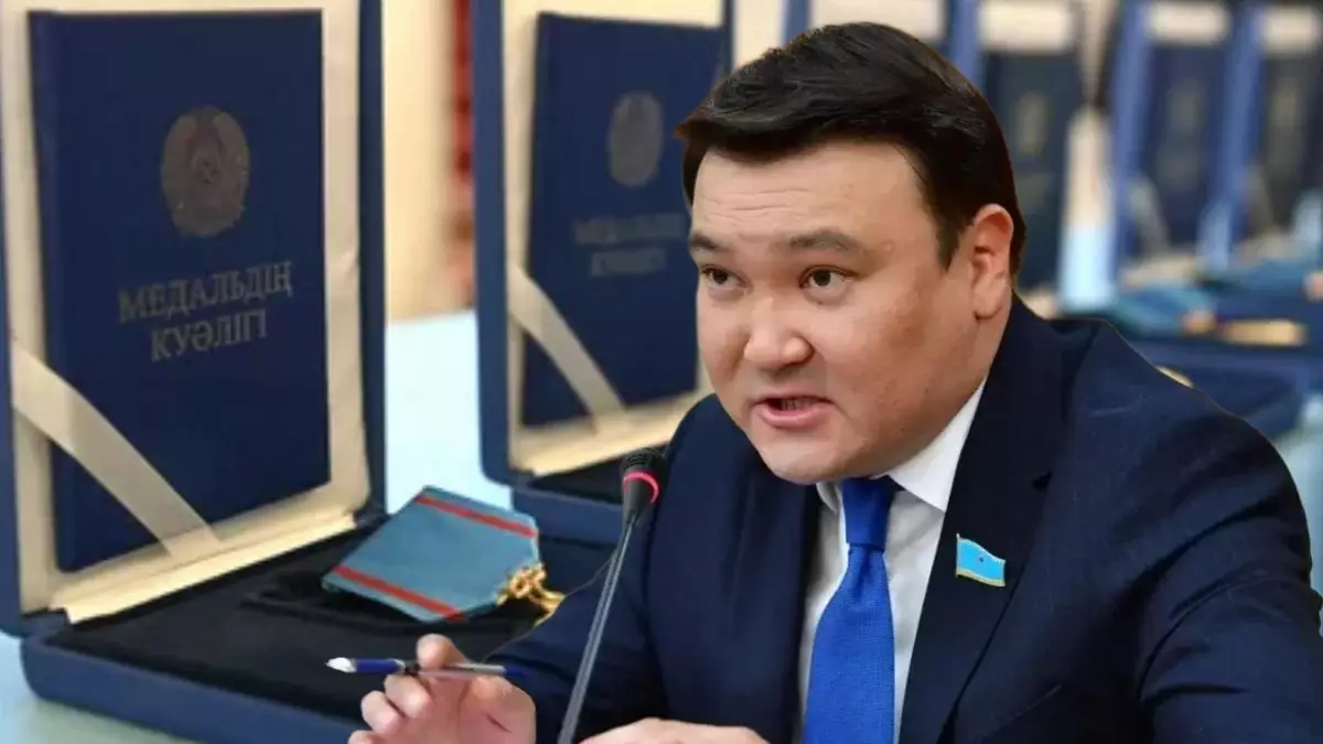 "Медаль алмаған кім қалды?" - елде атақ пен марапат саудаға айналған