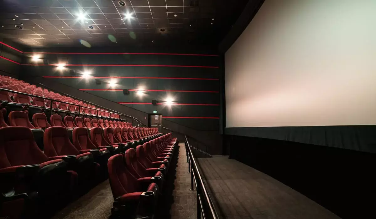 Душат казахстанский кинобизнес: депутат от «AMANAT» требует проверки кинотеатров