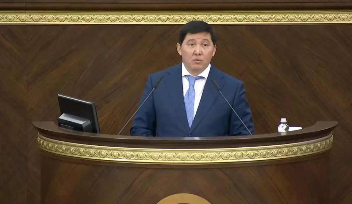 Вице-министр депутаттың сұрағына жауап бере алмай, Қошановтан сөз естіді