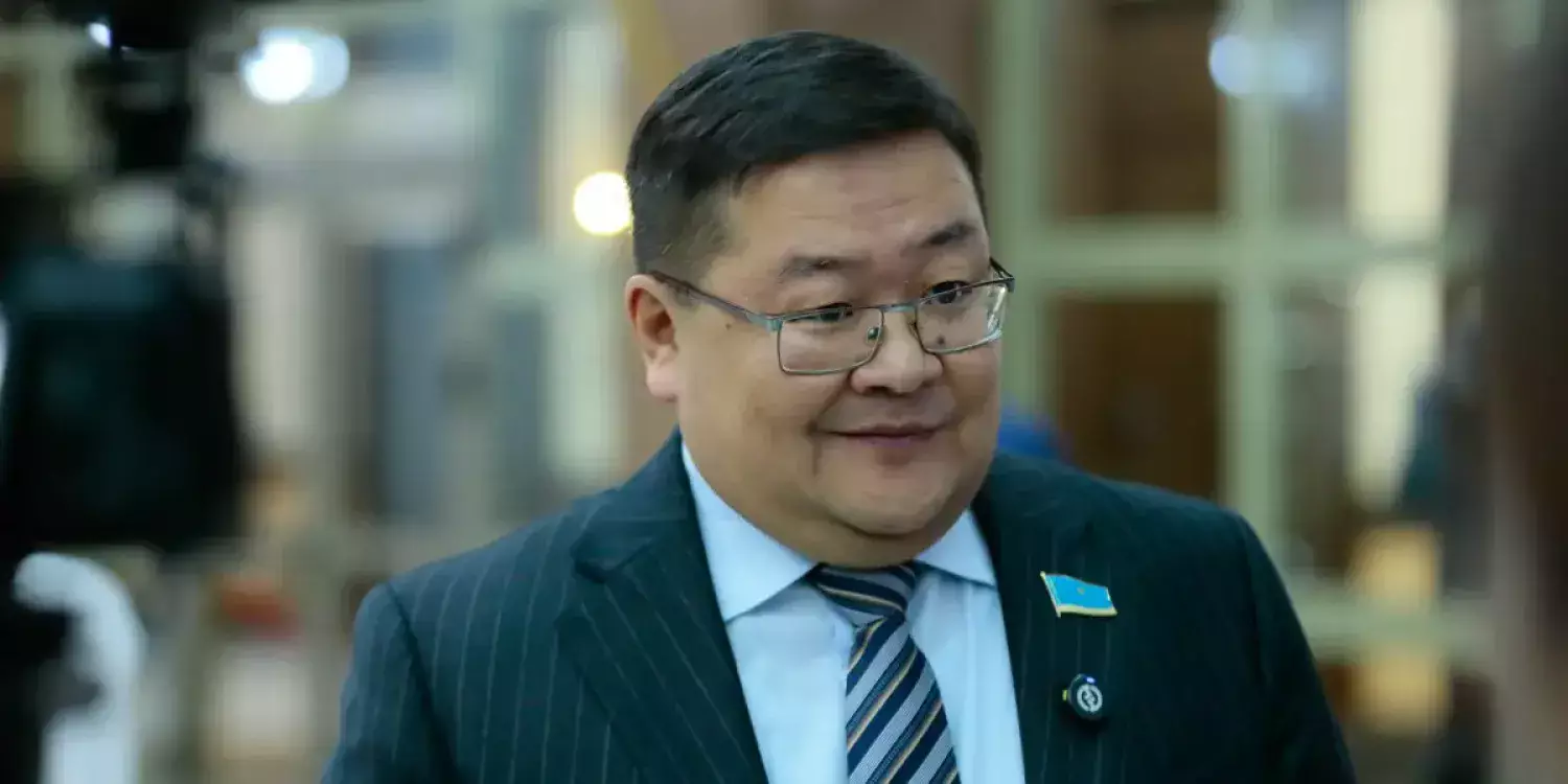 «Украинаның КҚК-ға жасаған шабуылы»: Айдос Сарым АҚШ-ты Киевке қысым көрсетуге шақырды 