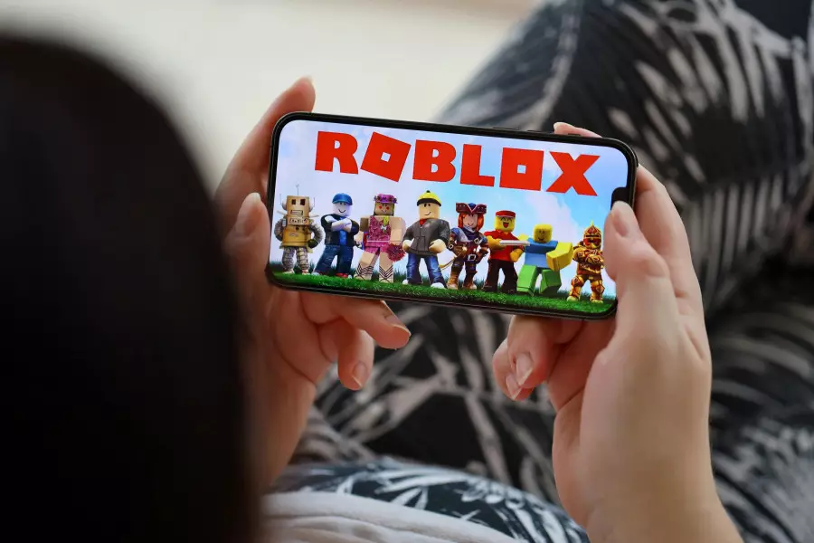 “Roblox сөзін білмейтін бала жоқ“. Депутат танымал ойынның жағаұстатар қауіпті тұстарын ескертті