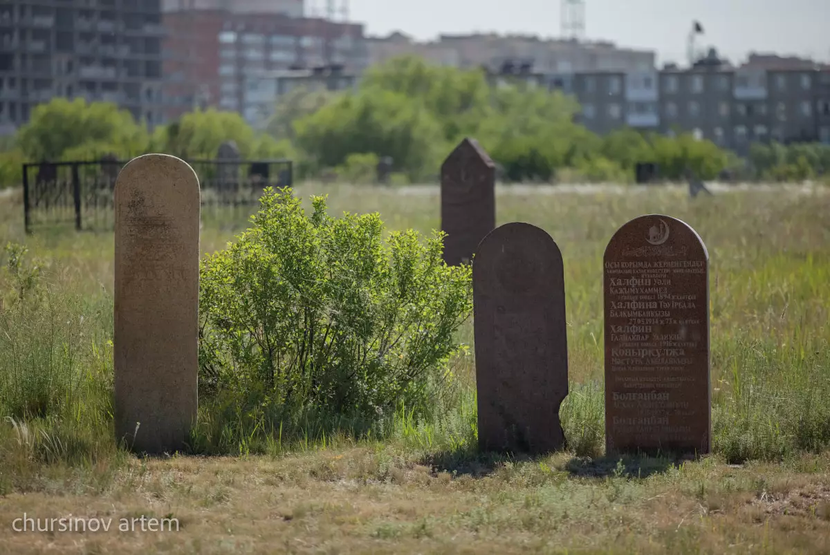 В Казахстане изменили правила погребения и ухода за могилами