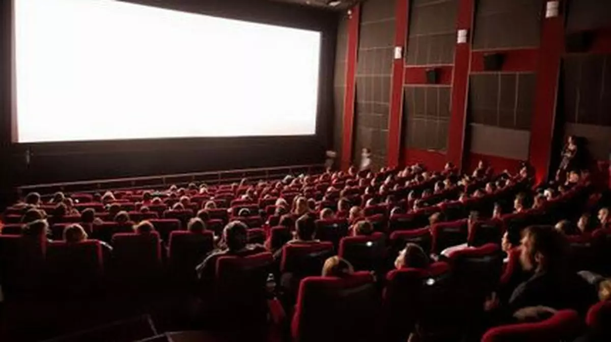 Кинотеатры Казахстана забирают 50% кассовых сборов с первого дня проката