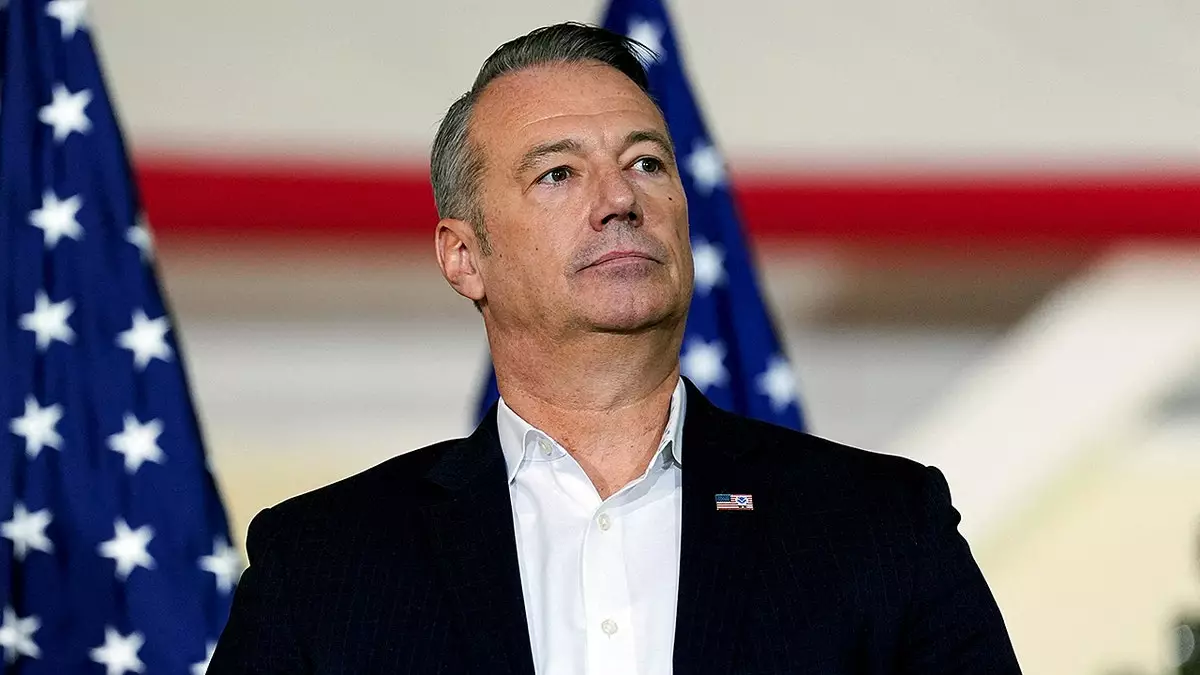 Глава иммиграционной службы заявил, что агенты сталкиваются с постоянными препятствиями после случая, когда мигрант, пытаясь скрыться, таранил автомобили.