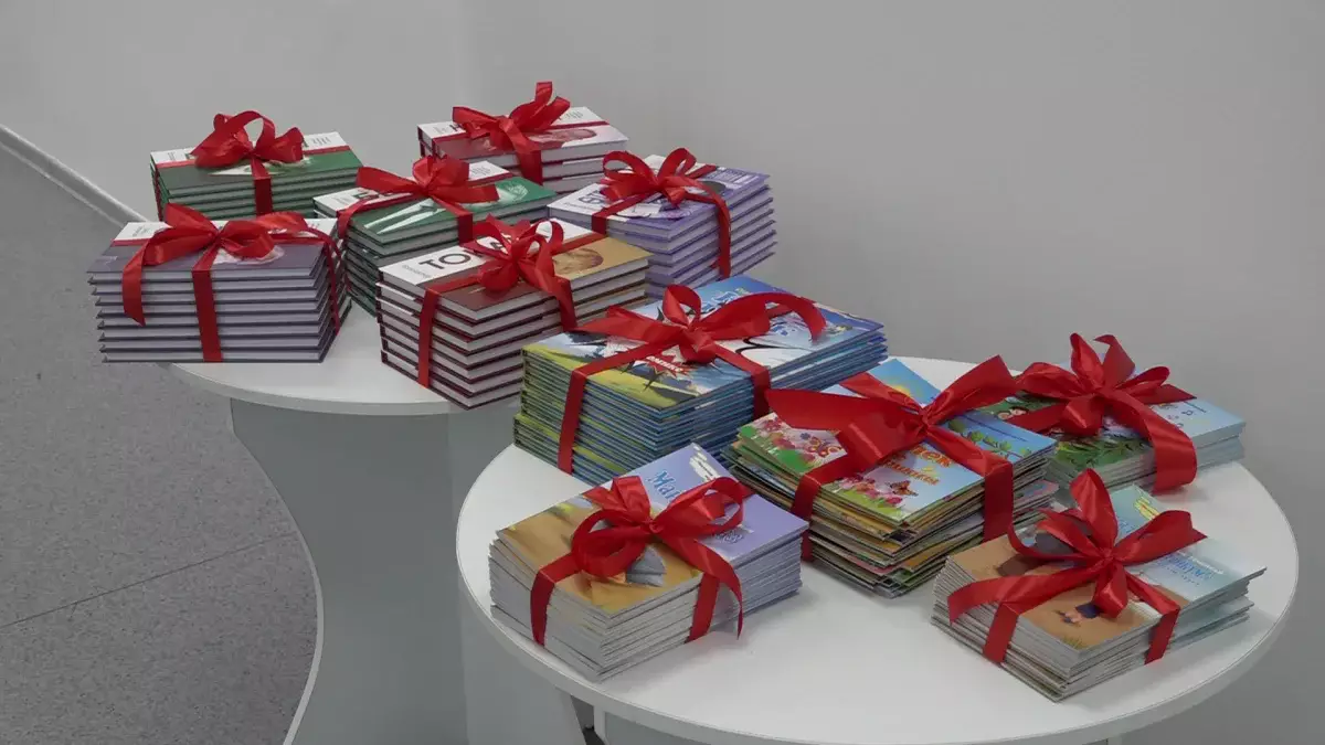 Балалар әдебиетінің бағбандары: Алматыда 8 кітаптың тұсауы кесілді