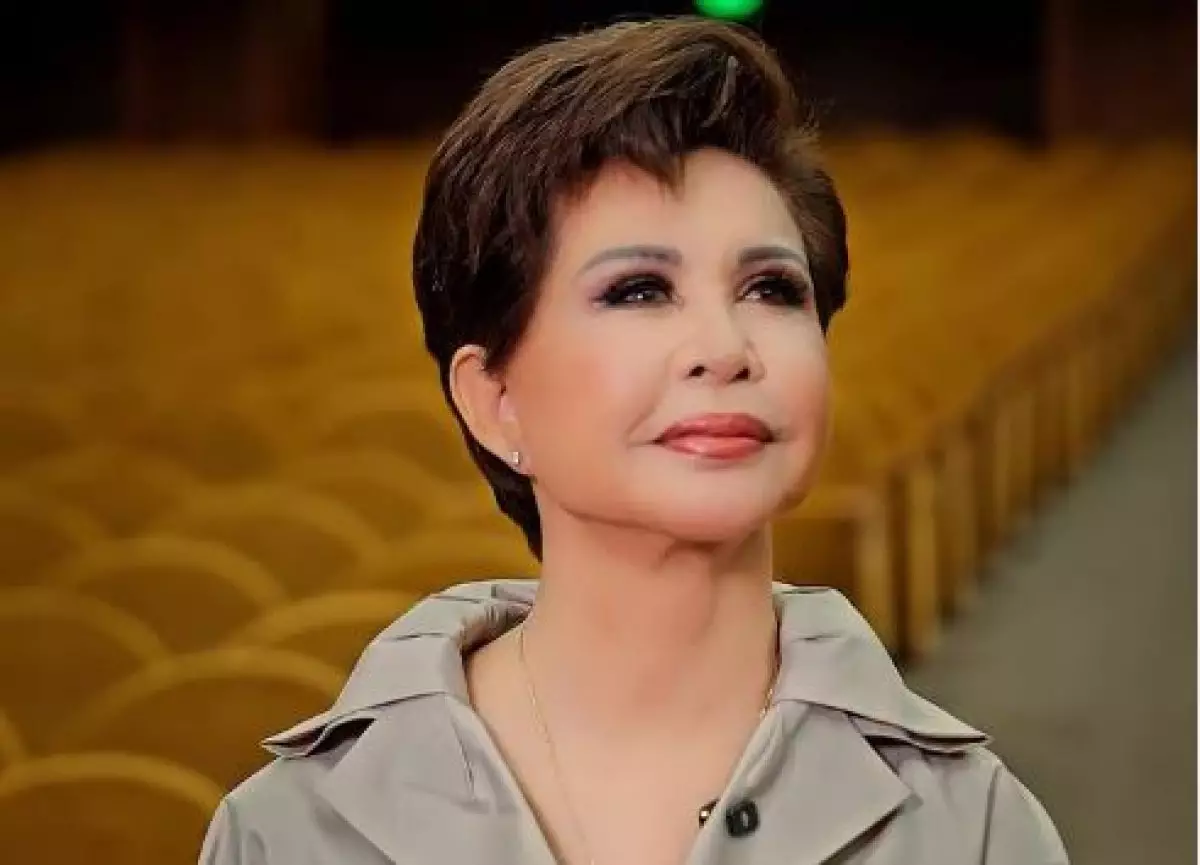 Роза Рымбаева поделилась архивными кадрами начала карьеры (ВИДЕО)