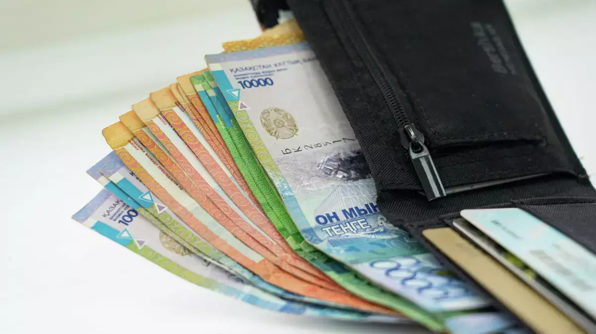 Новый расчет зарплат в Казахстане в 2026 году: кто и сколько получит на руки - новости на Lada.kz 14.01.2026
