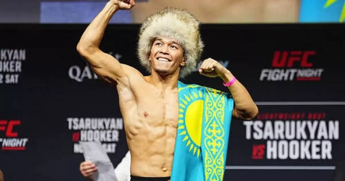   Америкалық сарапшы Асу Алмабаевтың UFC-дегі болашағына жоғары баға берді   